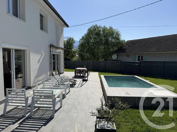 Maison à vendre  5 pièces - 132 m 2   VOIRON  - 38