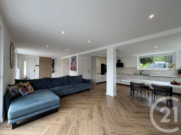 Maison à vendre  5 pièces - 132 m 2   VOIRON  - 38