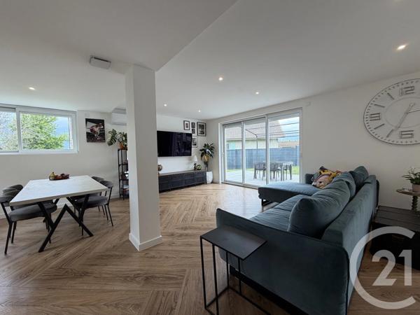 Maison à vendre  5 pièces - 132 m 2   VOIRON  - 38