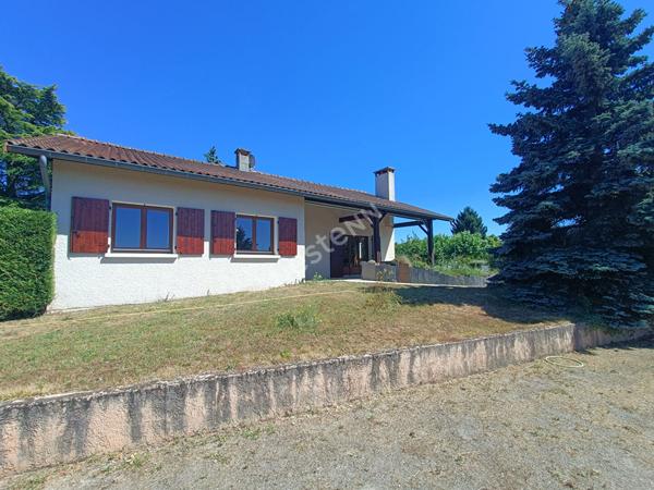 Maison individuelle de type 5 , sous sol complet sur 981 m² de terrain paysagé au calme