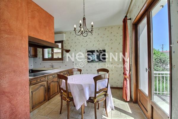 Maison individuelle de type 5 , sous sol complet sur 981 m² de terrain paysagé au calme