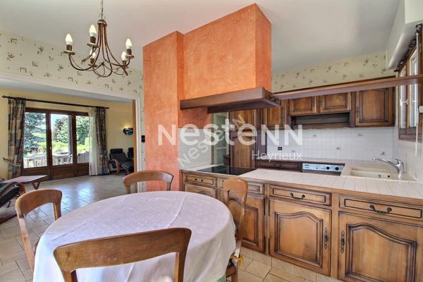 Maison individuelle de type 5 , sous sol complet sur 981 m² de terrain paysagé au calme