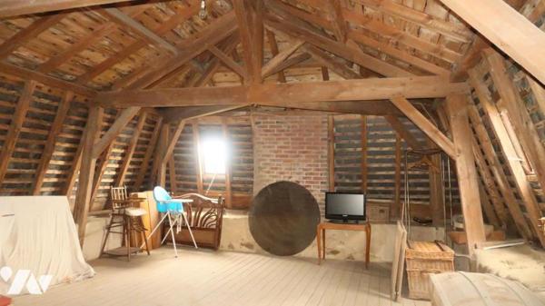 LE BOUPERE CENTRE, A 13 KMS DES HERBIERS, MAISON DE CARACTERE AVEC JARDIN ATTENANT ET GARAGE.