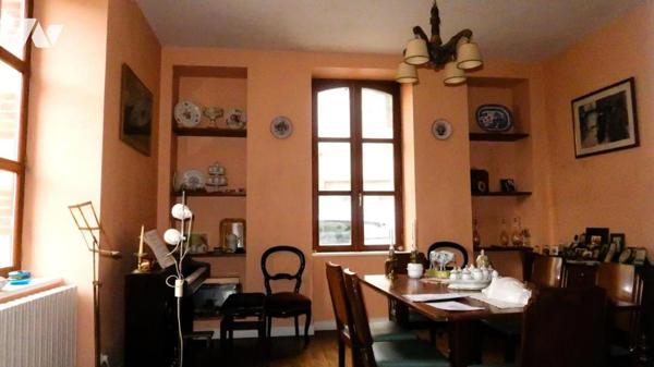 LE BOUPERE CENTRE, A 13 KMS DES HERBIERS, MAISON DE CARACTERE AVEC JARDIN ATTENANT ET GARAGE.