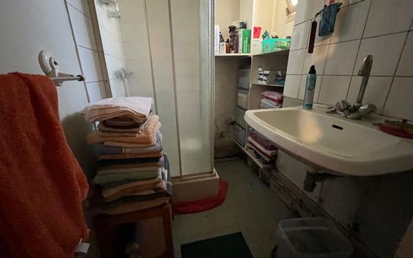 Immeuble à vendre    4 pièces •  Pont-l'Abbé-d'Arnoult