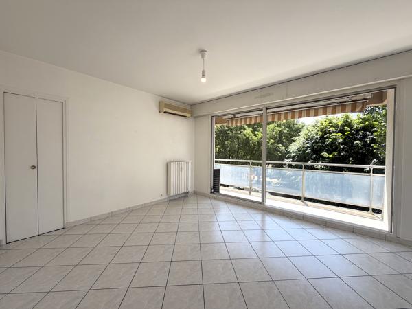 Bel appartement T3 - Vue dégagée Très lumineux - De beaux volumes - double garage - Chambéry centre
