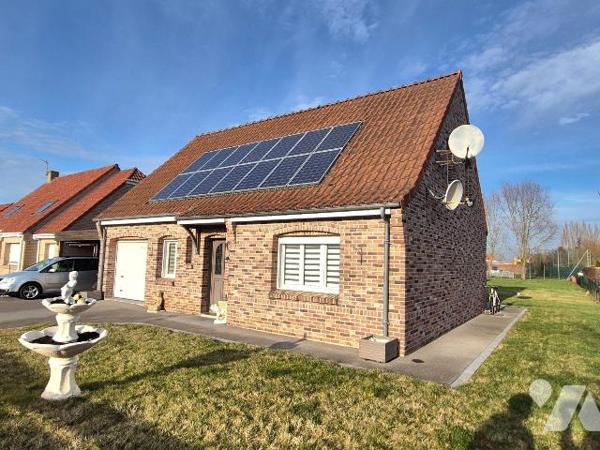 Merville:  Charmante maison individuelle en briques, construite dans une résidence calme et réc...