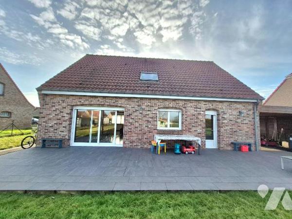 Merville:  Charmante maison individuelle en briques, construite dans une résidence calme et réc...