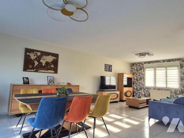 Merville:  Charmante maison individuelle en briques, construite dans une résidence calme et réc...