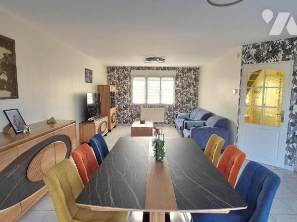 Merville:  Charmante maison individuelle en briques, construite dans une résidence calme et réc...