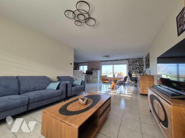 Merville:  Charmante maison individuelle en briques, construite dans une résidence calme et réc...