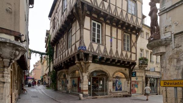 EXCLUSIVITE CHALON SUR SAONE -  BAR RESTAURANT, GRANDE TERRASSE, EMPLACEMENT N°1