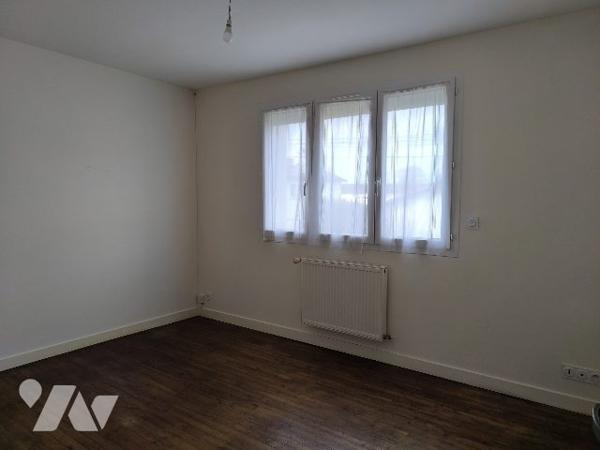 MAISON DE VILLE 3-4 CHAMBRES JARDINET