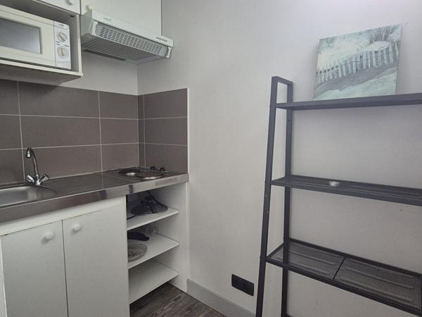 GRADIGNAN - Maison T6 aux beaux volumes avec jardin, piscine et jacuzzi