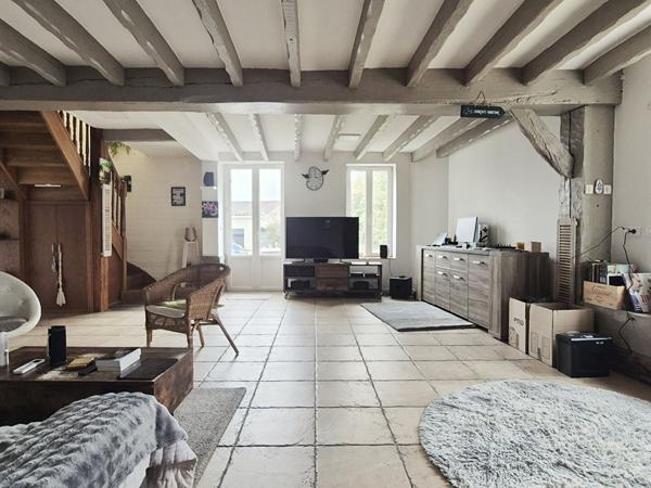 GRADIGNAN - Maison T6 aux beaux volumes avec jardin, piscine et jacuzzi