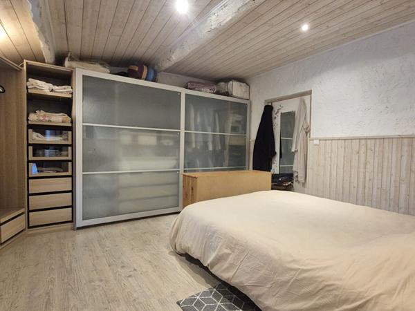 GRADIGNAN - Maison T6 aux beaux volumes avec jardin, piscine et jacuzzi