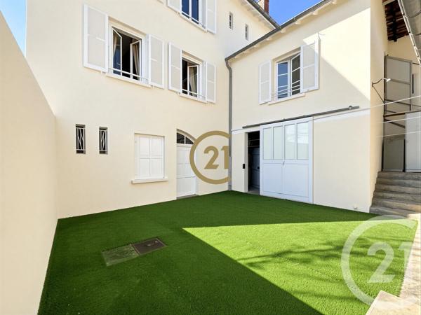 Maison à vendre  5 pièces - 160 m 2   GRIGNY  - 69