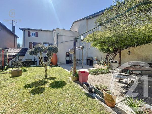 Maison à vendre  5 pièces - 160 m 2   GRIGNY  - 69