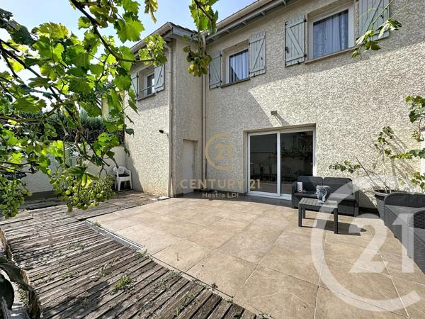Maison à vendre  5 pièces - 160 m 2   GRIGNY  - 69
