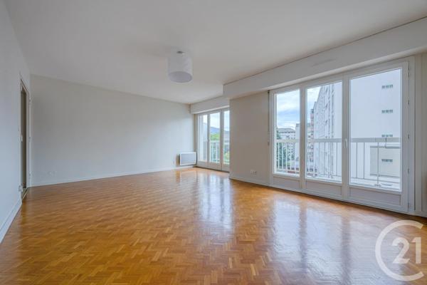 Appartement T4 à vendre  4 pièces - 83,09 m 2   CHAMBERY  - 73