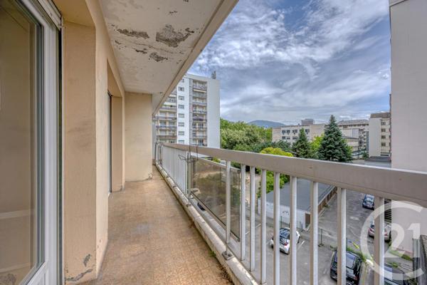 Appartement T4 à vendre  4 pièces - 83,09 m 2   CHAMBERY  - 73