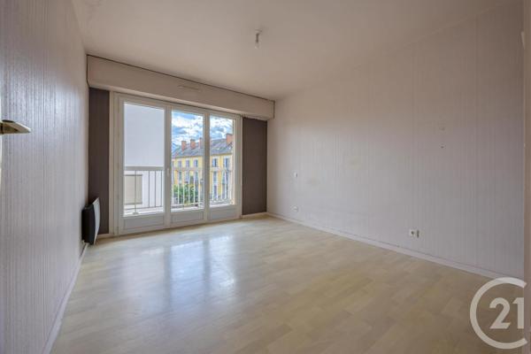Appartement T4 à vendre  4 pièces - 83,09 m 2   CHAMBERY  - 73
