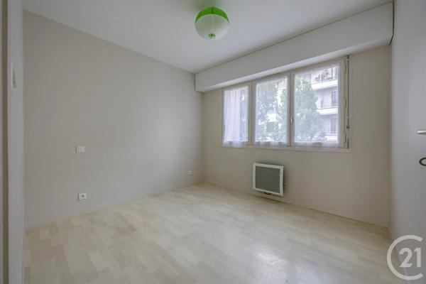 Appartement T4 à vendre  4 pièces - 83,09 m 2   CHAMBERY  - 73