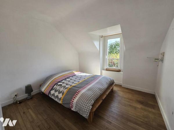 EN CENTRE VILLE - MAISON PIERRE - 4 CHAMBRES - HANGAR