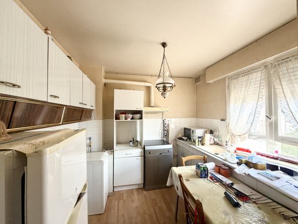 Appartement
         4 pièces
        - 88 m² 83 000 € *