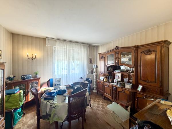 Appartement
         4 pièces
        - 88 m² 83 000 € *