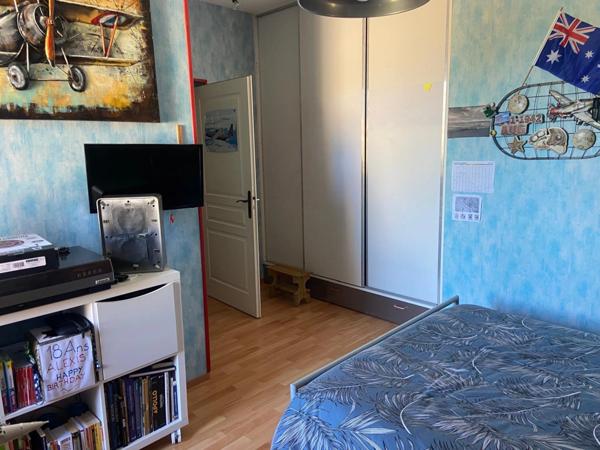 LUCON (85) COEUR DE VILLE MAISON EN PIERRES DE CARACTERE 5/6 CHAMBRES AVEC PATIO ET SPACIEUSES ANNEXES