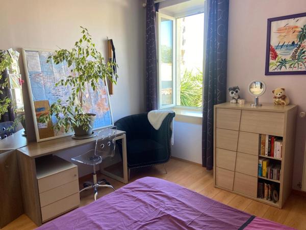 LUCON (85) COEUR DE VILLE MAISON EN PIERRES DE CARACTERE 5/6 CHAMBRES AVEC PATIO ET SPACIEUSES ANNEXES