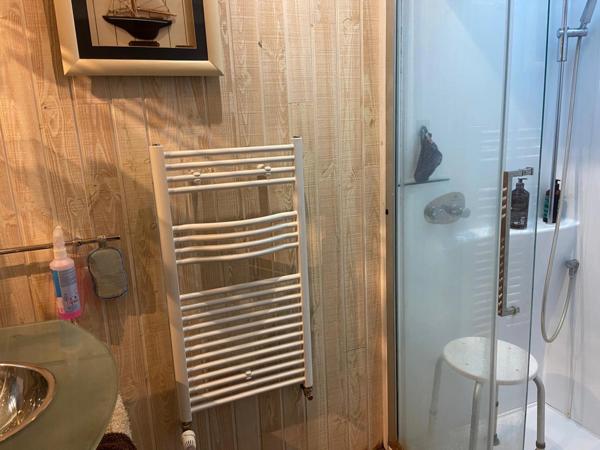 LUCON (85) COEUR DE VILLE MAISON EN PIERRES DE CARACTERE 5/6 CHAMBRES AVEC PATIO ET SPACIEUSES ANNEXES