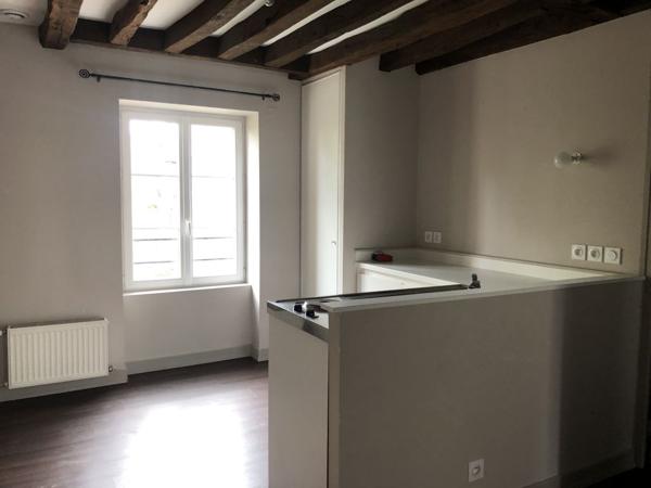 A louer  proche Gare bel appartement de type 2