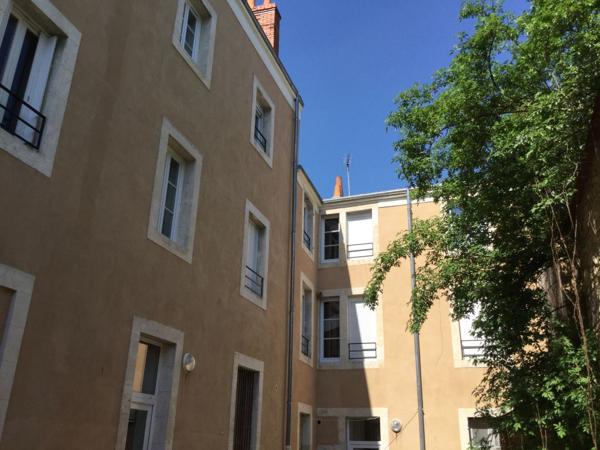 A louer  proche Gare bel appartement de type 2