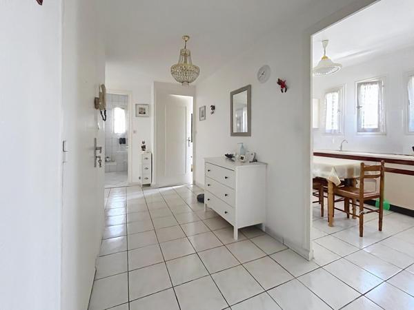 Maison atypique T4 + studio + 2 garages