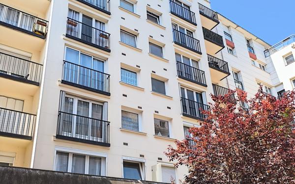 Appartement à vendre    2 pièces • 44,58 m2 Paris 20