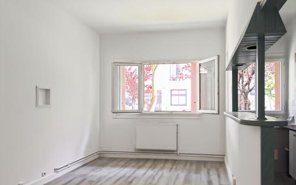 Appartement à vendre    2 pièces • 44,58 m2 Paris 20