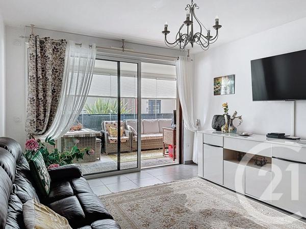 Appartement T2 à vendre  2 pièces - 52,60 m 2   ST RAPHAEL  - 83