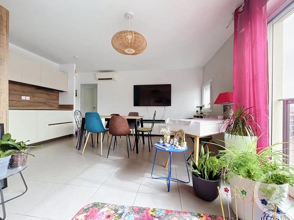 Appartement T2 à vendre  2 pièces - 52,60 m 2   ST RAPHAEL  - 83