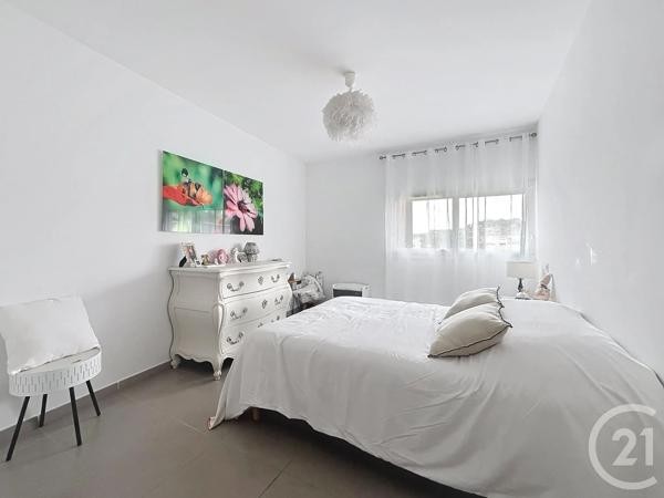 Appartement T2 à vendre  2 pièces - 52,60 m 2   ST RAPHAEL  - 83