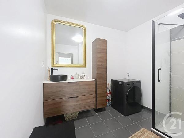 Appartement T2 à vendre  2 pièces - 52,60 m 2   ST RAPHAEL  - 83