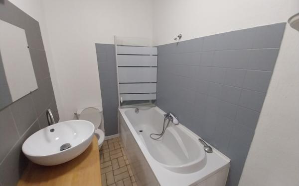 Appartement à louer    2 pièces •  Agde