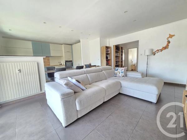 Appartement F4 à vendre  4 pièces - 77,60 m 2   TOULON  - 83