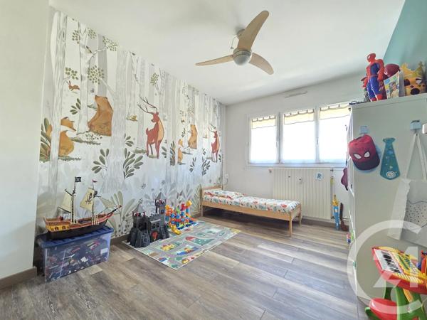 Appartement F4 à vendre  4 pièces - 77,60 m 2   TOULON  - 83