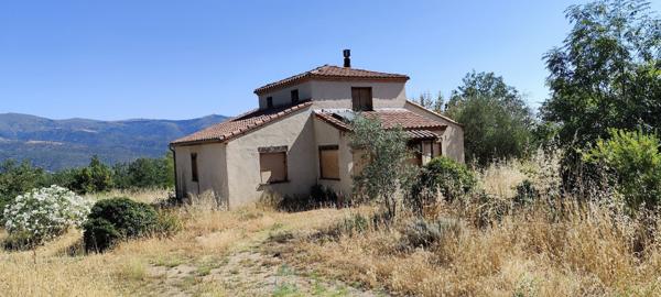 Maison bio climatique 6 pièces à rénover sur terrain 2500 m²