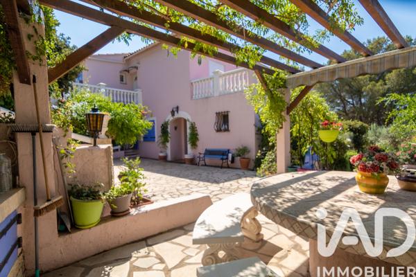 Maison à vendre 6 pièces 134 m² Roquebrune-sur-Argens