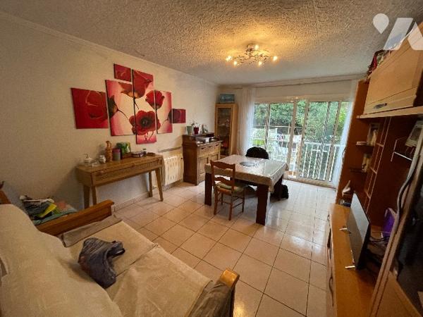 SAINT JUST 13013/13004 , T3 ACCES JARDIN 130M² ENV, CALME PROCHE METRO ET VILLAS.