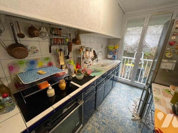 SAINT JUST 13013/13004 , T3 ACCES JARDIN 130M² ENV, CALME PROCHE METRO ET VILLAS.