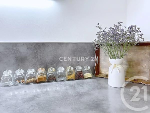 Appartement F3 à vendre  3 pièces - 55,30 m 2   AUBAGNE  - 13